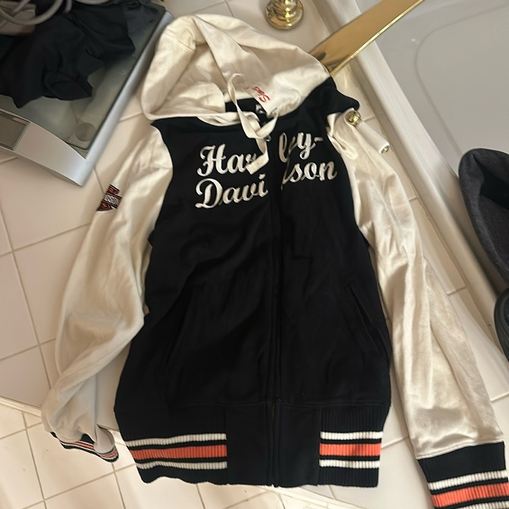 Women’s Harley Davidson Hoodie M brand new